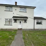 Holiday Home Cardiff City Sleeps 7