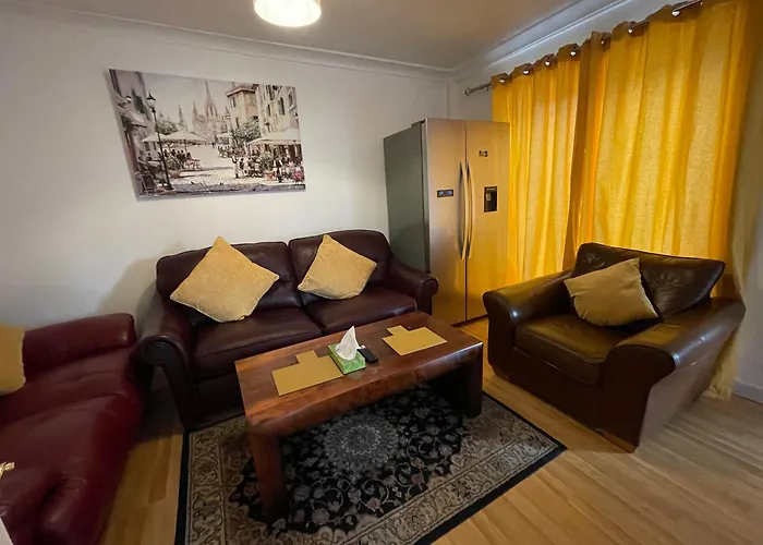 Holiday Home Cardiff City Sleeps 7